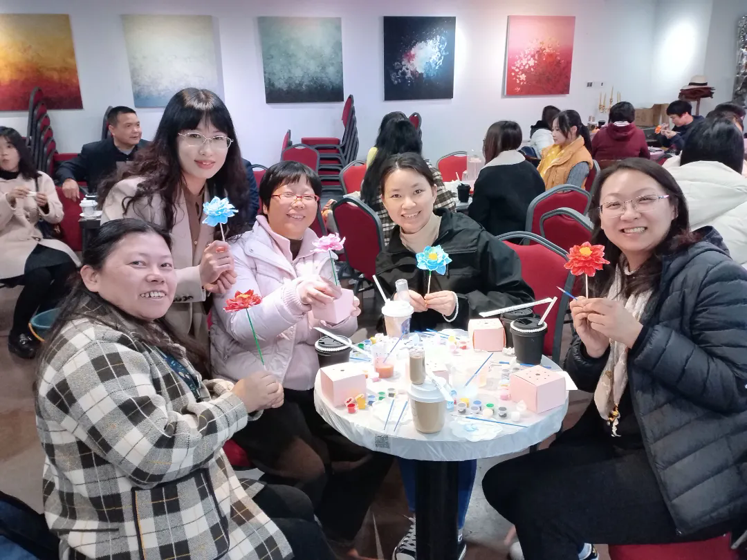 指尖绽放非遗花，，眼底珍藏千年韵，，今天女神这样过节_企业动态_澳门永利皇宫官网入口官网 - Powered by 广州广府通讯息科技有限公司