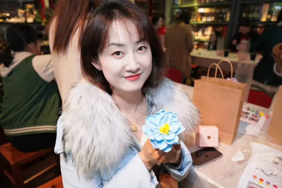 指尖绽放非遗花，，眼底珍藏千年韵，，今天女神这样过节_企业动态_澳门永利皇宫官网入口官网 - Powered by 广州广府通讯息科技有限公司